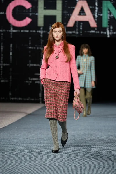 Look 2